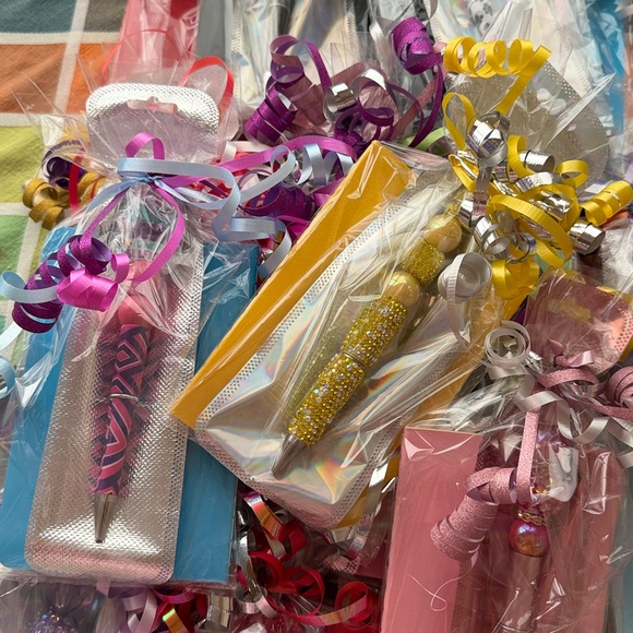 💐🩷💐 BLINGED OUT CUSTOM PEN AND NOTEPAD BUNDLE 💐🩷💐 - Picture 3 of 16